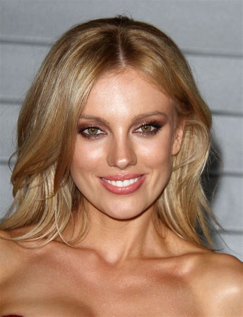 bar paly hot